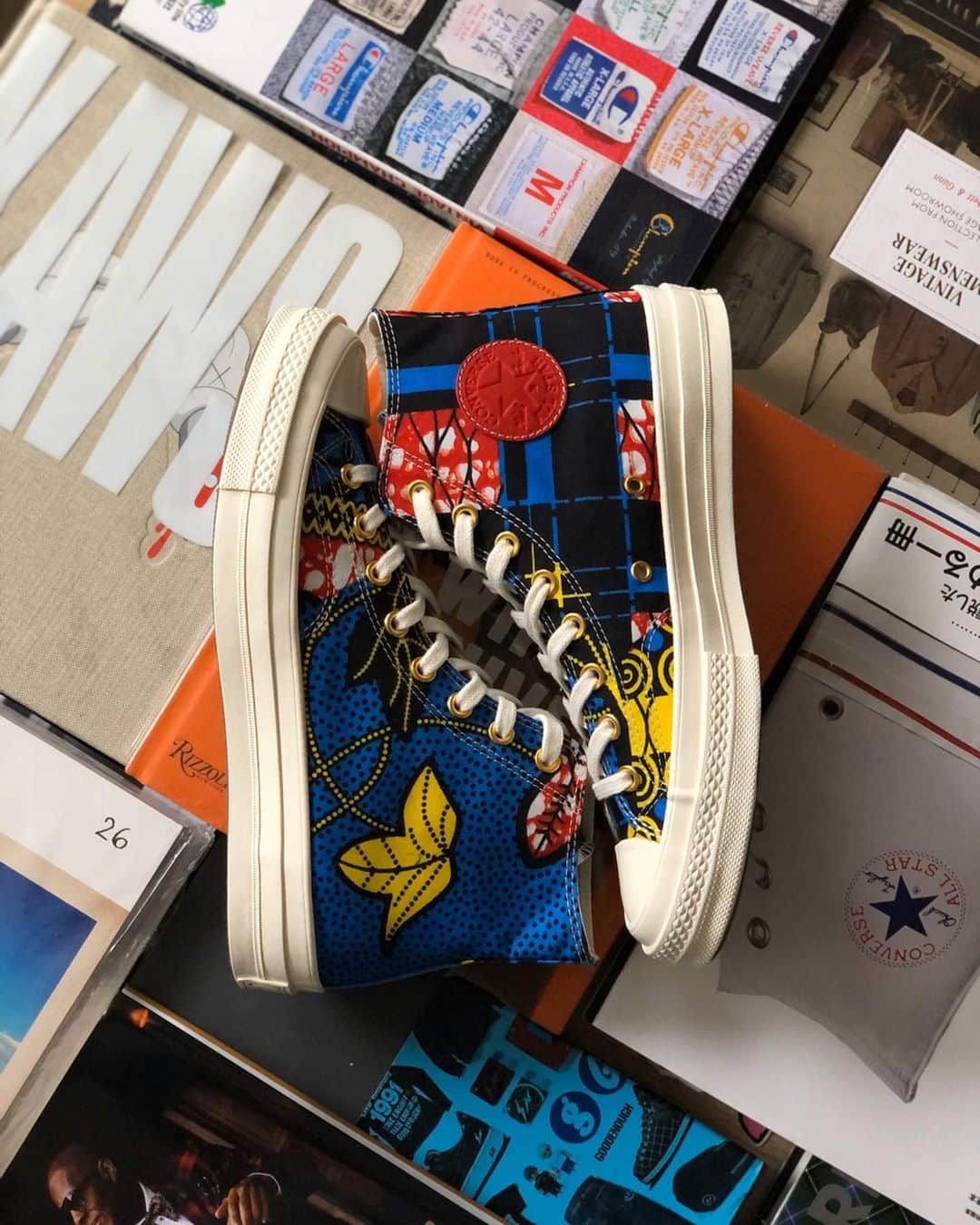 Mr. Tyさんのインスタグラム写真 - (Mr. TyInstagram)「While visiting LA I came across a shop with some dope African prints. Ended up gravitating  towards this print heavy yellow, navy, and red print and felt compelled to make a pair of @converse 70s from it. Was able to get several of the prints together to create a fun cohesive pair. Added mismatch patches to go along with the organized confusion.  @converse_style #ct70 #theshoegame #taylorgang #sneakerfreaker #kicksonfire #complexkicks #70s #ijustlikeshoes #converse #allstar #allstars #chucks #lifeinchucks #instachucks #conversestyle #lovemychucks #1970schucks #conversefamily #チャックテイラー #chucktaylors #チャックテイラー70s #converse70s #sneakeraddict #weareallstars」3月12日 8時52分 - regularolty