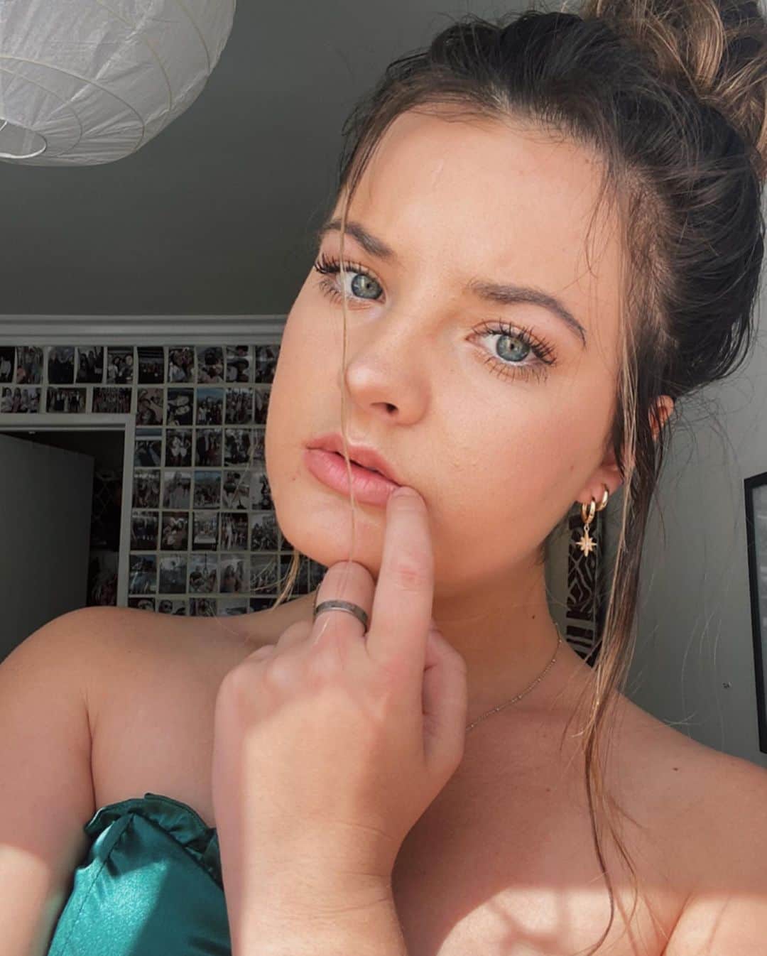 Brooke Marie Hylandのインスタグラム：「Moody... Me? Never..」