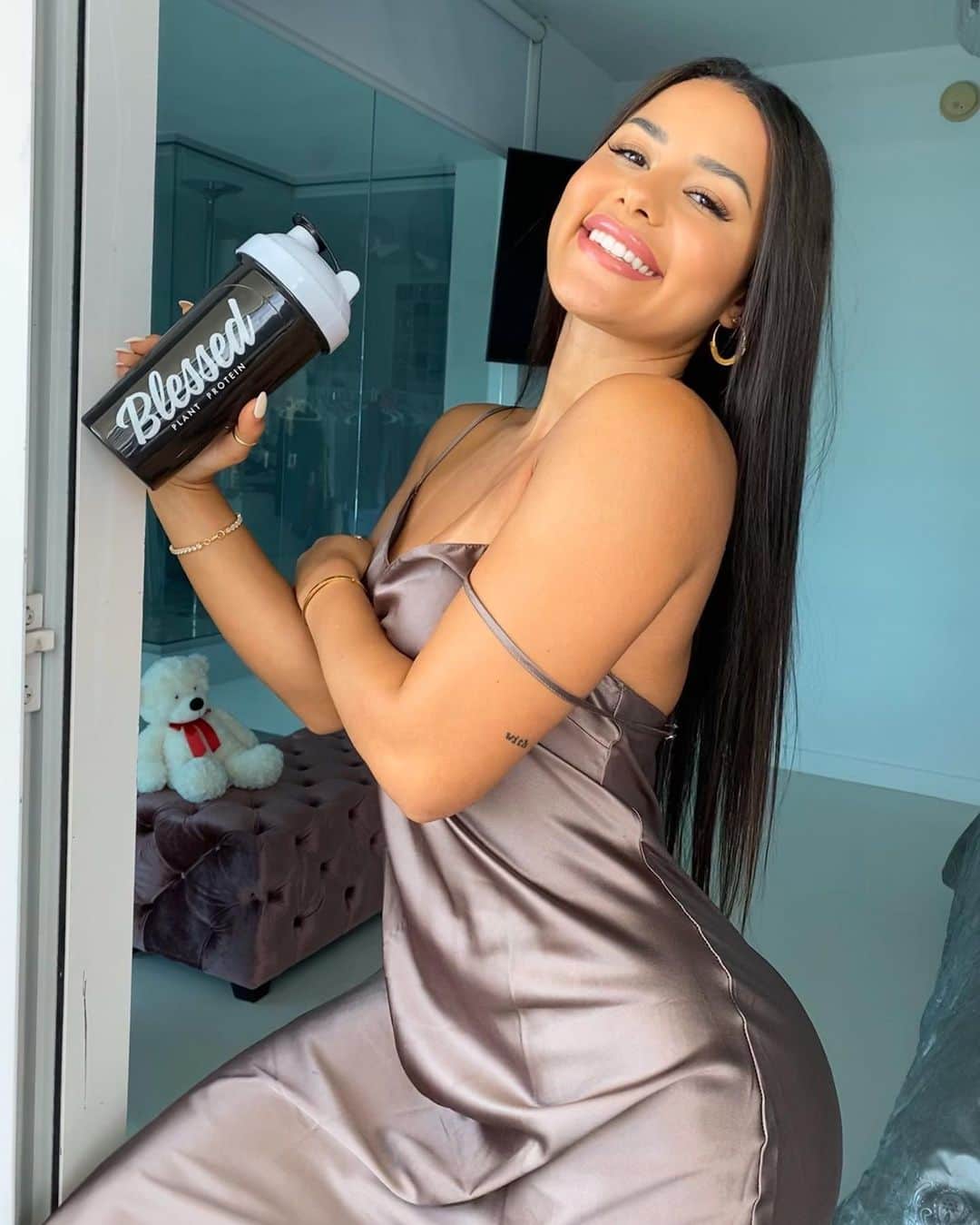 Katya Elise Henryさんのインスタグラム写真 - (Katya Elise HenryInstagram)「#ad Blessed Protein is 100% naturally sweetened with stevia and cutting-edge natural flavor technology making the flavors deliciously smooth and enjoyable to drink, even with just water. 💦 • • On top of that, with 23grams of protein, unbeatable taste, and no bloating... sis. 🤤 Try Salted Caramel, peanut butter, almond milk, ice, and watch your whole body feel the difference! Quality over quantity! 🌱✨ use code KATYA10 to save 10% off your order on www.ehplabs.com」3月12日 9時30分 - katyaelisehenry