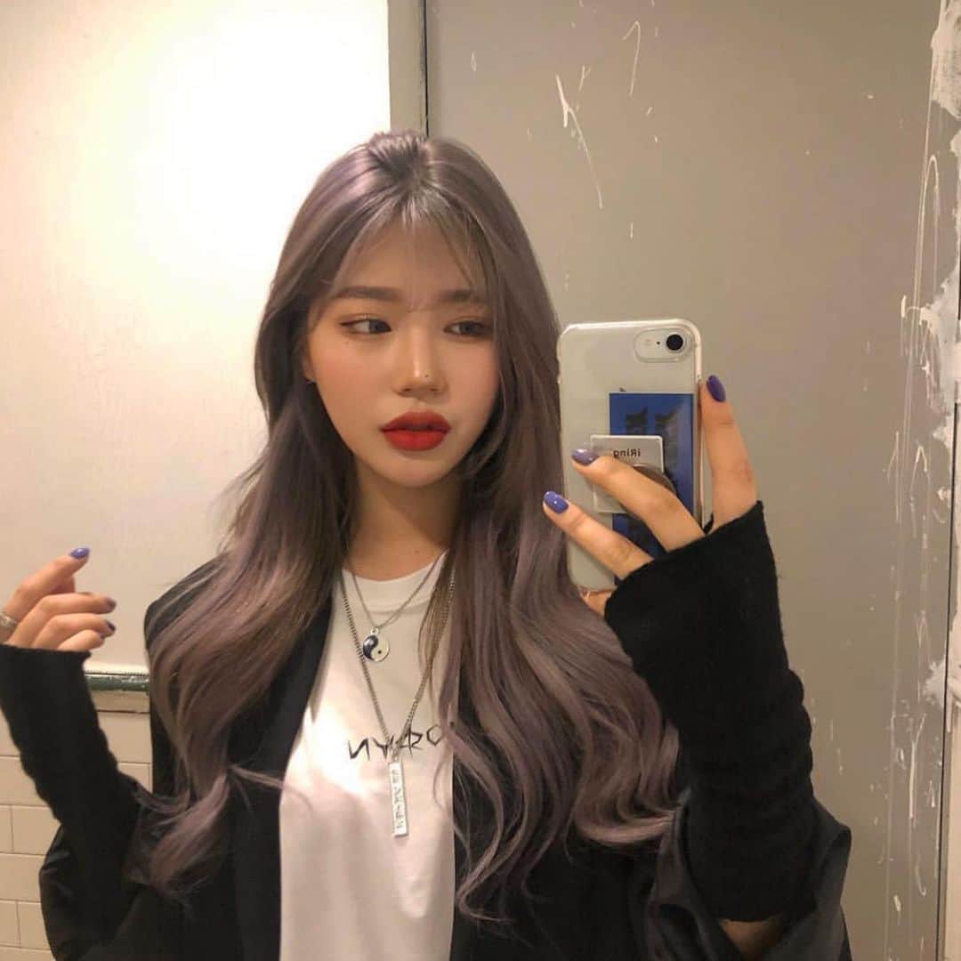 原涼香のインスタグラム：「【 𝙇𝙖𝙫𝙚𝙣𝙙𝙚𝙧 𝙜𝙧𝙖𝙮𝙜𝙚 🤍💜 】 ケアブリーチ 2〜3回でできる 透明感バツグンお洒落カラー✨ ㅤㅤㅤㅤㅤㅤㅤㅤㅤㅤㅤㅤㅤ レイヤーカットと合わせたら韓国人に❤︎ ㅤㅤㅤㅤㅤㅤㅤㅤㅤㅤㅤㅤㅤ」