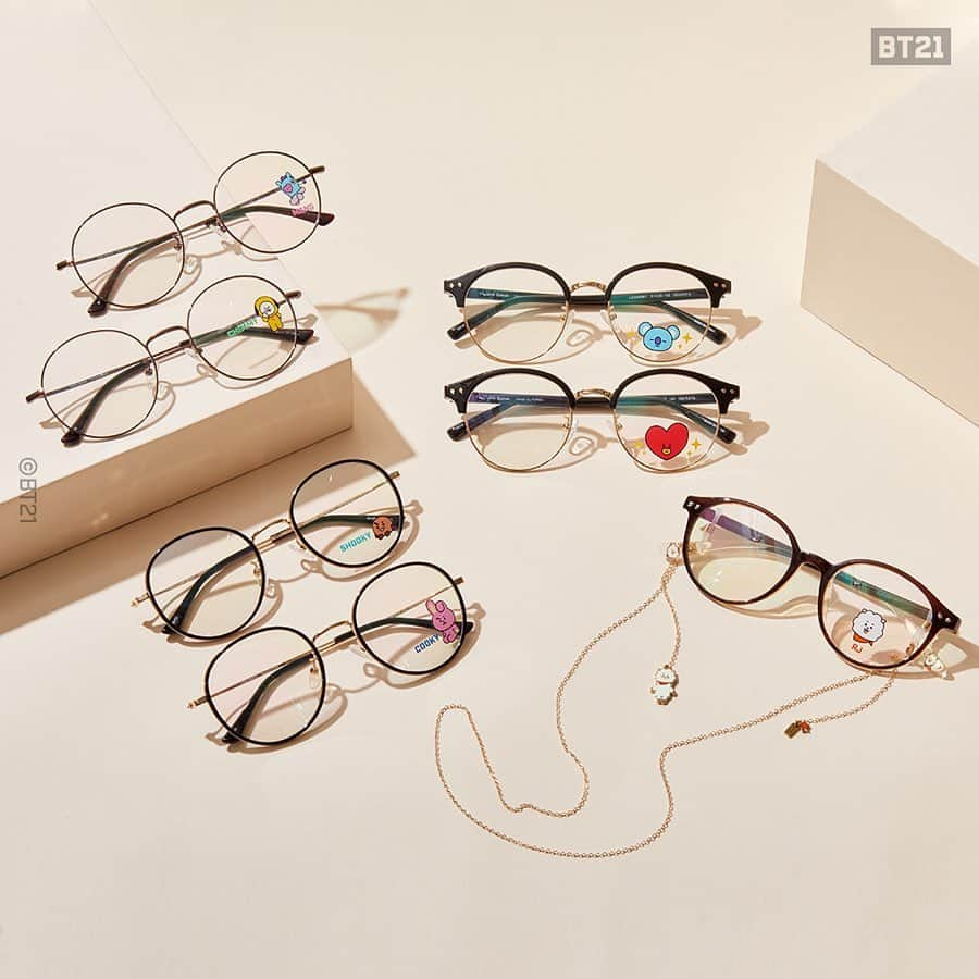 BT21 Stars of tomorrow, UNIVERSTAR!さんのインスタグラム写真 - (BT21 Stars of tomorrow, UNIVERSTAR!Instagram)「Who said spectacles could be this hip? ⠀ BT21 Eyewear Coming Soon ⠀ Mar.12th, Thu 18:00 PDT LINE FRIENDS COLLECTION 👉Check out the product tag! ⠀ #BT21 #Eyewear #GlassesChain #EyewearFashion #OOTD」3月12日 11時00分 - bt21_official