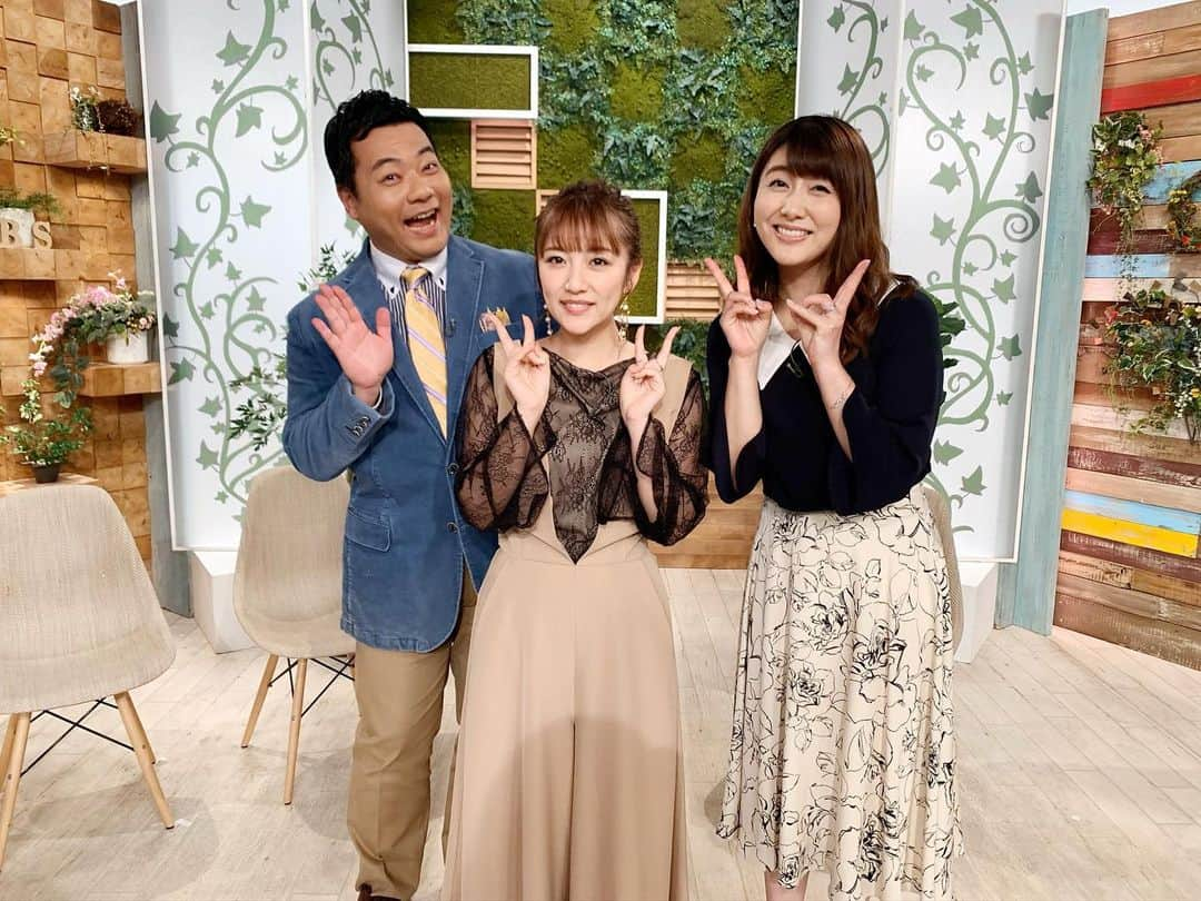 高橋みなみさんのインスタグラム写真 - (高橋みなみInstagram)「明日３月１３日放送のNHK「BSコンシェルジュ」に出演します✨  午後0時20分～ 午後0時44分の放送です！ ぜひご覧ください😊  #bsコンシェルジュ  #nhk  #tv  衣装👗 ワンピース @amerivintage イヤリング @mauvebystellar パンプス @charlskeith_jp #fashion #happy #love」3月12日 11時26分 - taka37_chan