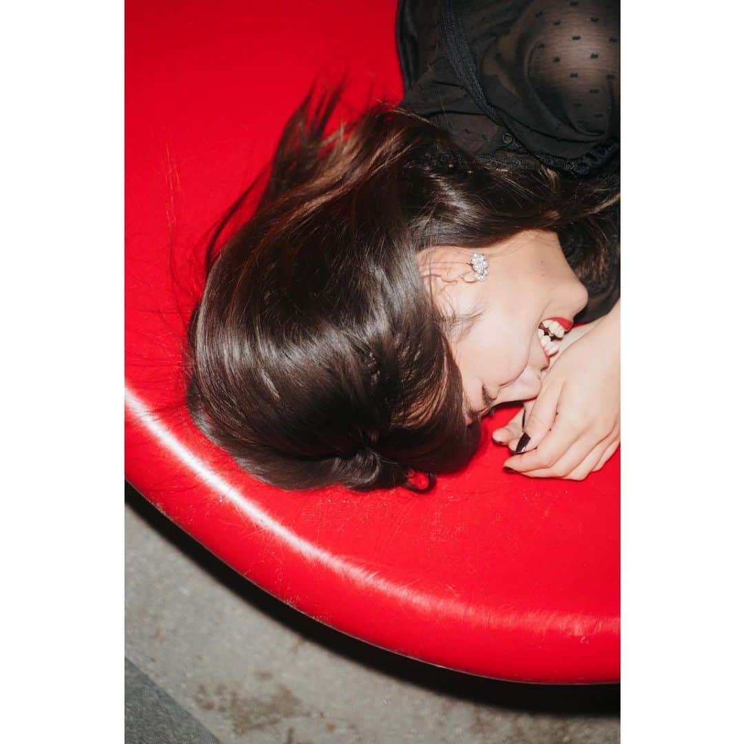 坂本遥奈さんのインスタグラム写真 - (坂本遥奈Instagram)「生誕生写真撮影の時のアザーカット📸いっぱいあるから載せる！ 第一弾☀︎☀︎」3月12日 13時31分 - haruna_sakamoto_official