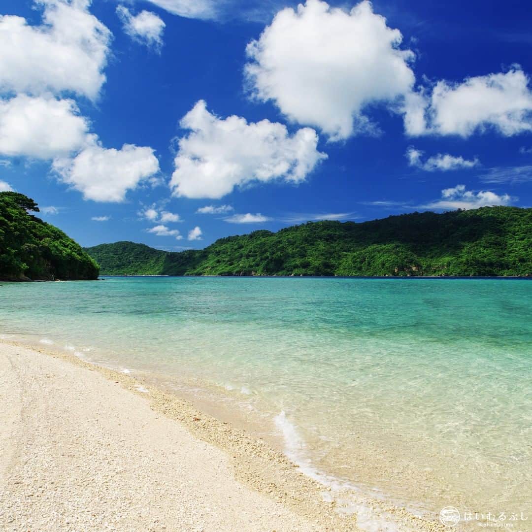 HAIMURUBUSHI はいむるぶしさんのインスタグラム写真 - (HAIMURUBUSHI はいむるぶしInstagram)「西表島の船浮港すぐ近くにある手つかずの自然が残るビーチ。 西表島ならではの自然をお楽しみください。 #沖縄 #八重山諸島 #西表島  #はいむるぶし #japan #okinawa #yaeyamaislands #kohamajima #haimurubushi @masafumi_takezawa_okinawa」3月12日 14時01分 - haimurubushi_resorts