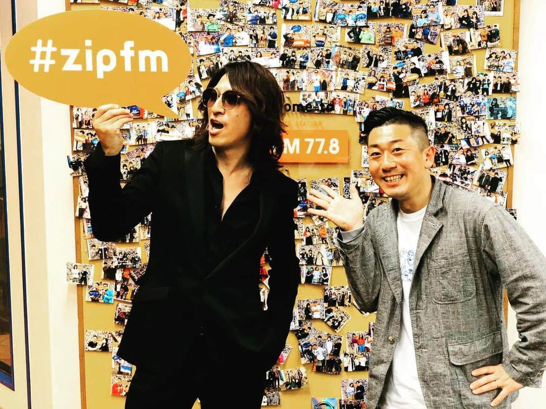 GLAYさんのインスタグラム写真 - (GLAYInstagram)「ZIP-FM『tTime』にTAKUROが出演！ オンエアは16日放送予定！ #REVIEWII #REVIEWII全国キャンペーン中 #GLAY」3月12日 18時19分 - glay0525_official