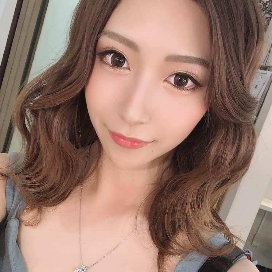 SAYAのインスタグラム：「. 💆🏽‍♀️ . #ビゼ六本木 #bisser六本木」