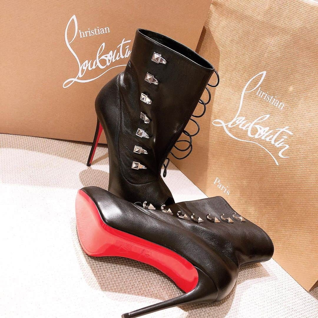 SAYAさんのインスタグラム写真 - (SAYAInstagram)「. ♪♪♪ . #christianlouboutin」3月12日 18時33分 - sysysy901