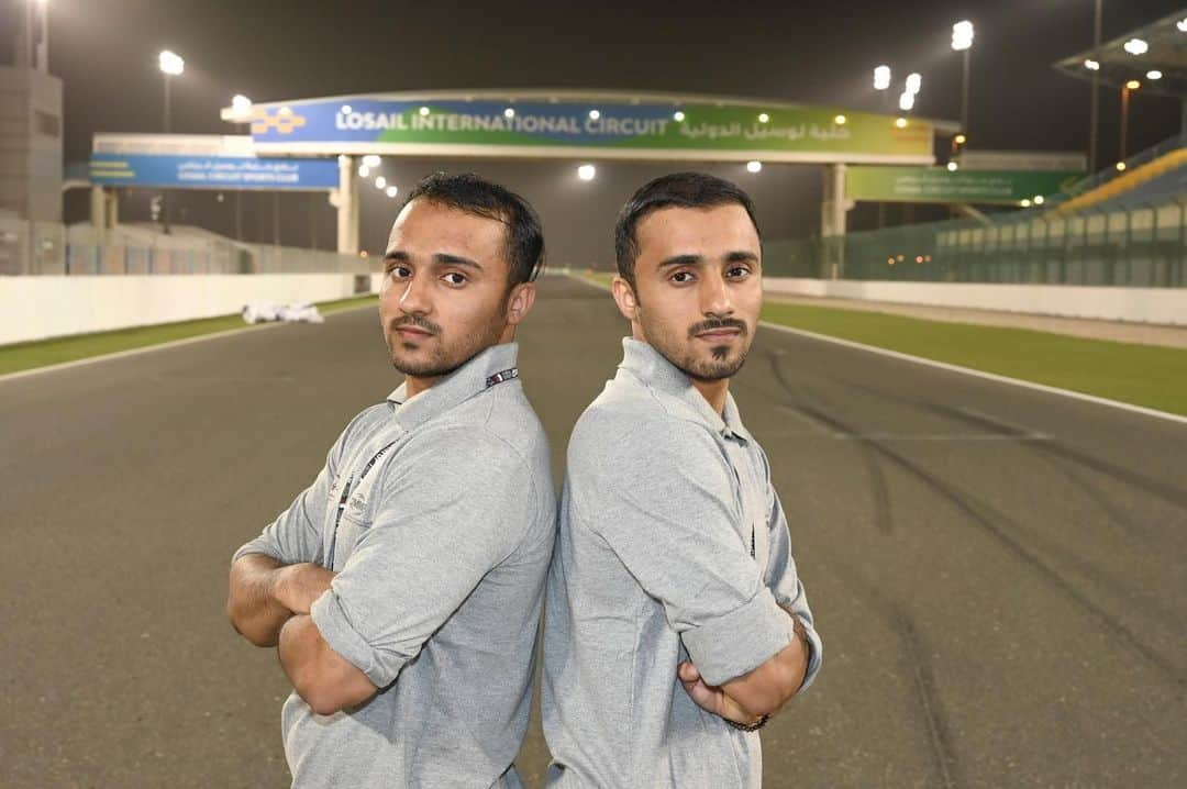 MotoGPさんのインスタグラム写真 - (MotoGPInstagram)「"We are Abdul Rahman and Abdul Aziz Rahman and were born just five minutes apart and raised in Doha. We do everything together, and our hobbies include football and volleyball. We both studied business administration and we have ambitions to work in the paddock one day. We’ve watched #MotoGP our entire lives before gaining the opportunity to marshal at the #QatarGP 🇶🇦 as a TV runner, fulfilling a lifelong dream to work at a Grand Prix. We enjoyed an amazing experience, meeting exciting and friendly personalities and making new friends along the way.” 💬 So much work goes on behind the scenes into each and every Grand Prix, and it couldn’t be possible without passionate and hard-working people such as Abdul and Abdul Aziz. Thank you for your role in #MakingMotoGP! 👏」3月12日 18時36分 - motogp