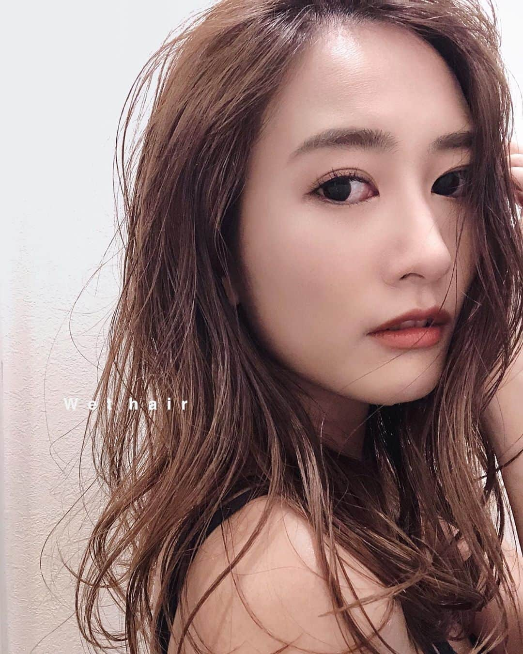 倉園由菜さんのインスタグラム写真 - (倉園由菜Instagram)「.﻿ ﻿ ウェットヘアデビュー！﻿ ﻿ 前髪ぱっつんでも分けられた😊 ﻿ ﻿ ﻿ #ウェットヘア #ウェットスタイリング  #前髪なし #ウェッティーヘア」3月12日 18時38分 - yuna_kurazono