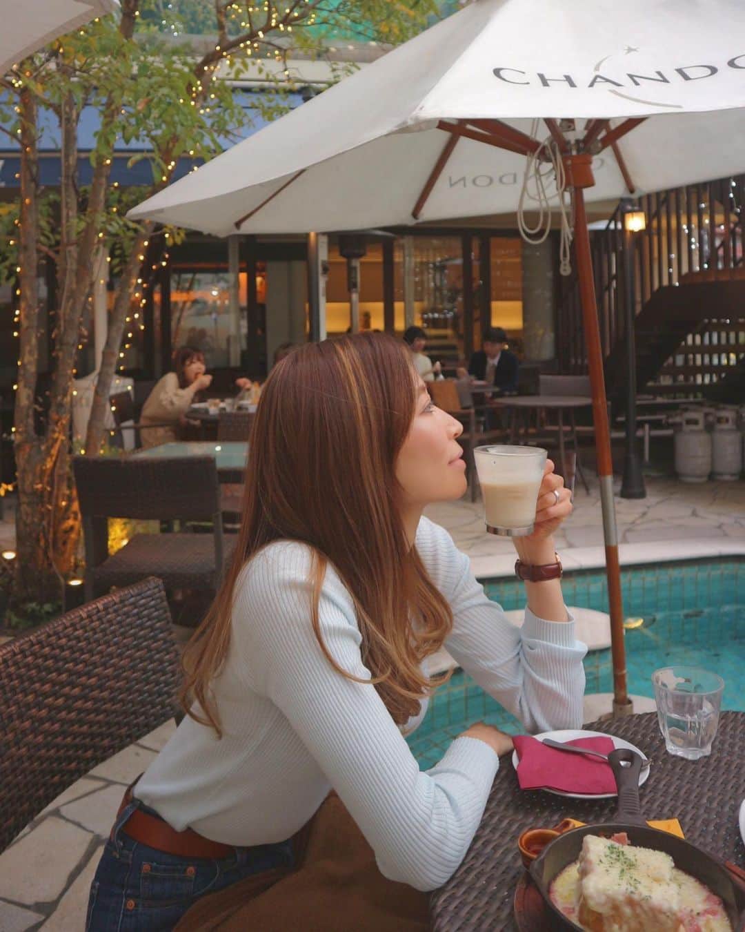 RENA さんのインスタグラム写真 - (RENA Instagram)「テラスが好き🌿 ． もともと閉鎖空間は苦手なので少し寒いくらいでも我慢しちゃうw☕️ ． 3/10はANNAのBirthday🎂 ． おめでとう☺︎ 妹の幸せを願う切実に❤︎ ． ． ． ． ． #tokyo #shibuya #coffeetime #poolside #Terrace #いつもの木曜日 #仕事女子」3月12日 18時57分 - rena_flare