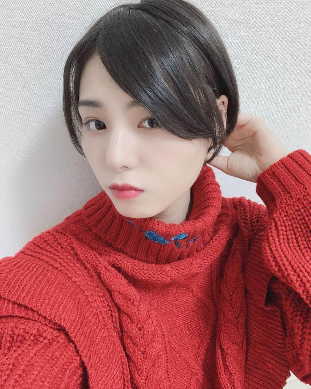 相楽伊織さんのインスタグラム写真 - (相楽伊織Instagram)「🌹➿ 髪型が定まらなすぎて🦉 だいぶ安定してきたけど 未だに掴めてはいない…」3月12日 18時52分 - _iorisagara264_