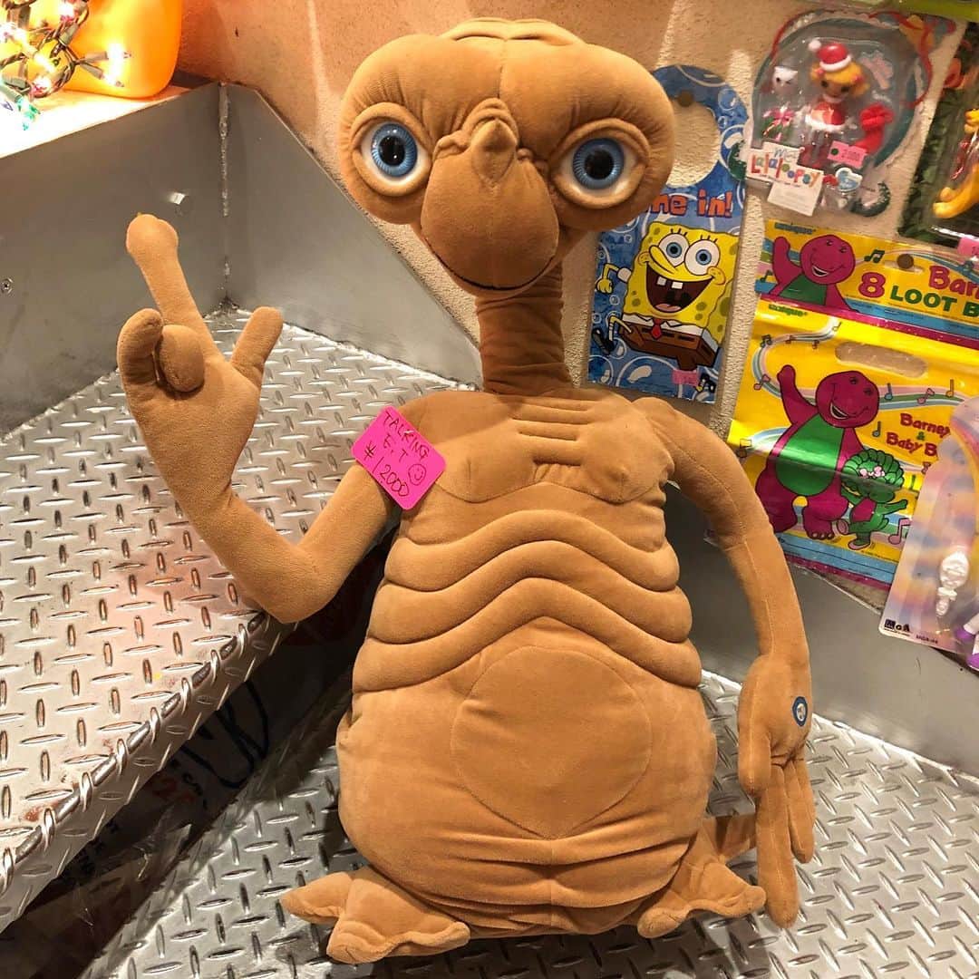 おもちゃやSPIRALさんのインスタグラム写真 - (おもちゃやSPIRALInstagram)「E.T. Big size Talking Plush入荷しました！ 高さ約60センチです！  12000円です！！」3月12日 18時58分 - spiral_toy