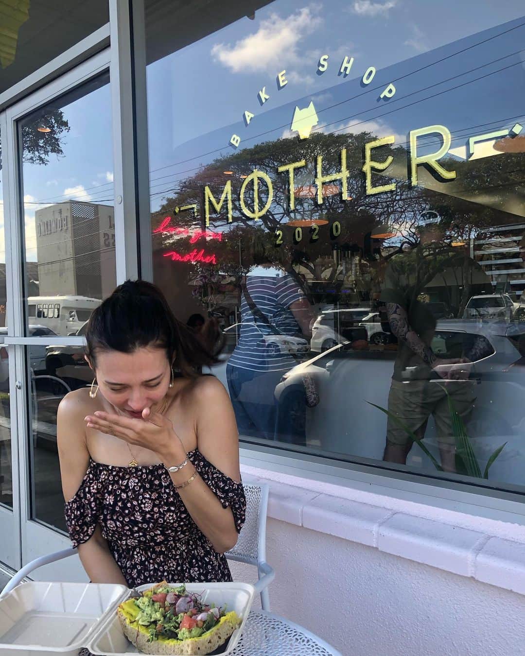 ALEXAさんのインスタグラム写真 - (ALEXAInstagram)「This vegan bakery @motherbakeshop opened in Kailua and I am absolutely wowed of how delicious their plant based croissant bread is 🥐 the passion fruit one is to die for and the savory miso avocado sandwich with radish, grapefruit and ... u get the point, it’s JUST TOO MUCH GOODNESS! ✨🌺 I’m hooked✌🏼 meanwhile, swipe to the right to see reality check of allergy season. Sneezing about x1000 times a day 🙆‍♀️ any other peeps here allergic to grass pollen?? ✨」3月12日 19時15分 - alexa_luczak
