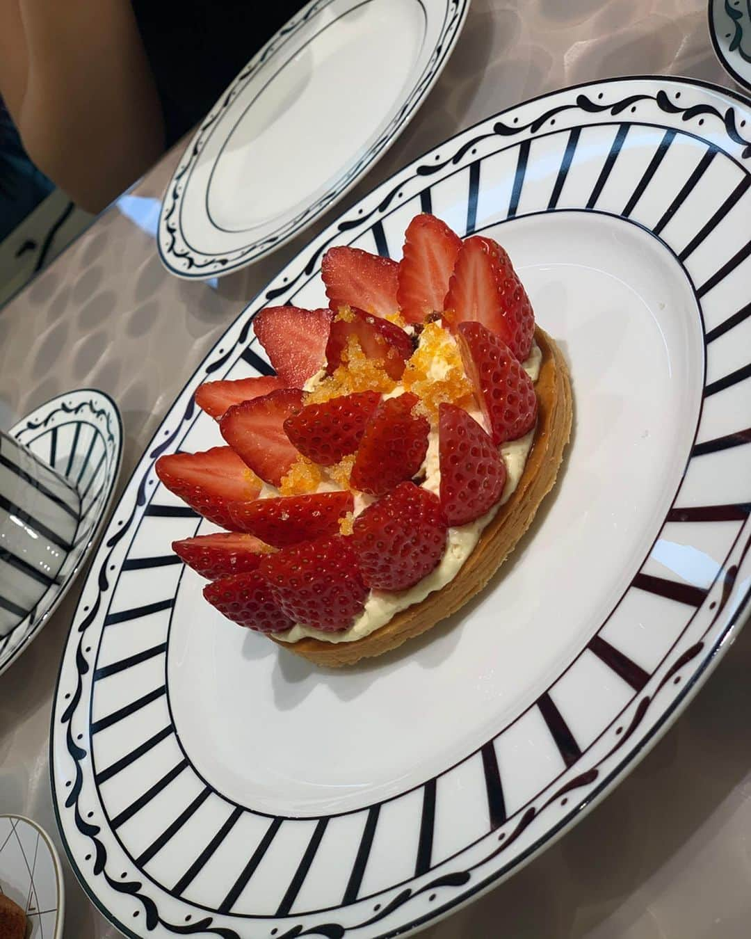 芽華ららさんのインスタグラム写真 - (芽華ららInstagram)「🍓🍓🍓🍓🍓﻿ ﻿ ららのいちご活動その③🍓💕﻿ ﻿ ストロベリータルト💓🍓💓﻿ ﻿ あんりと行ったDiorカフェとゆっこオススメのカフェ☕️💕﻿ 美味しいし、楽しかった🥳💞﻿ ﻿ Diorカフェの食器がお洒落すぎたよ🥺💓✨﻿ ﻿ その④へ続く〜🐘💭💕﻿ 私、いちごオタクやん🤣🍓🍓🍓﻿ ﻿ #strawberry#love#happy#houseofdior#diorcafe#イチゴ#苺#ストロベリータルト#ディオールカフェ#東京カレンダー#東カレ倶楽部#rarastagram#❤️」3月12日 19時20分 - rara.world