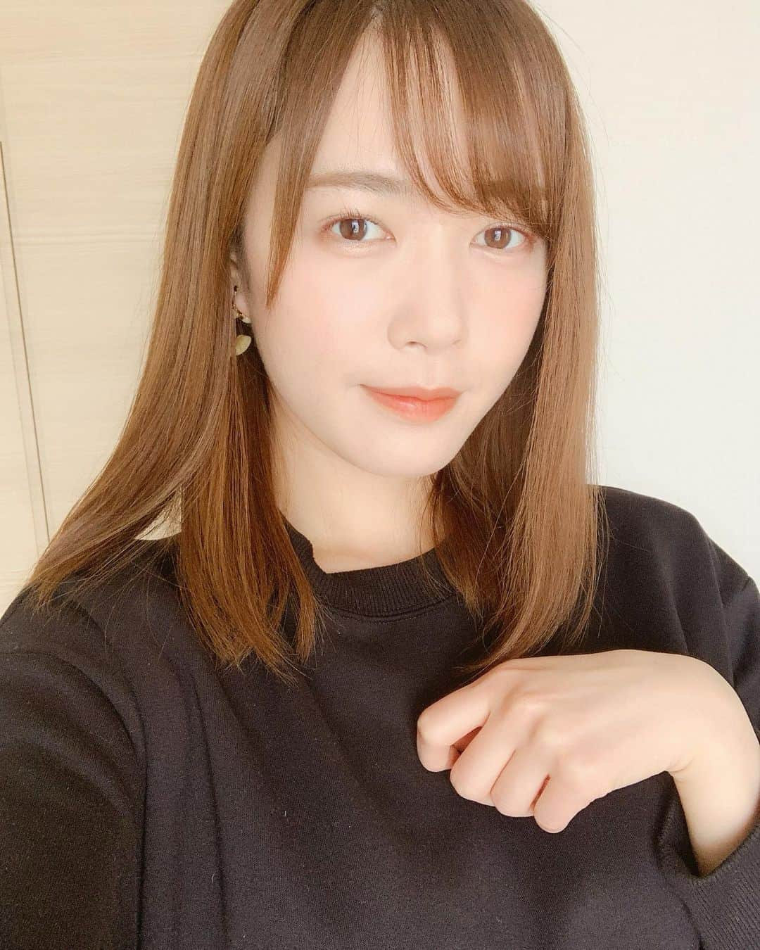 もえりんさんのインスタグラム写真 - (もえりんInstagram)「ストレートがすごく好評だったから今度動画撮るときストレートにしてみる（*＾-＾*）」3月12日 19時27分 - moerinch