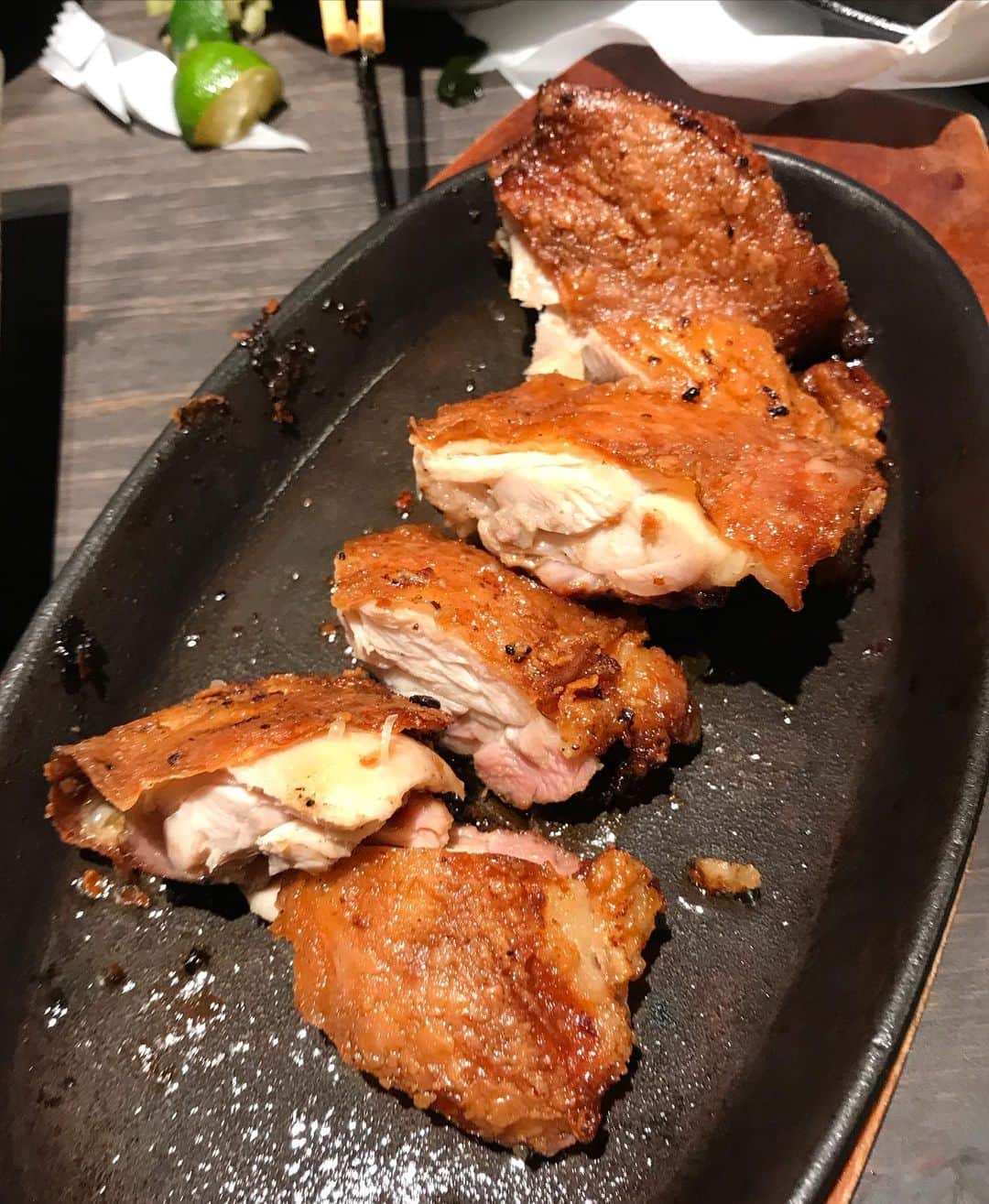 Li Tian の雑貨屋さんのインスタグラム写真 - (Li Tian の雑貨屋Instagram)「No idea why Grilled chicken with bone is one of Tokushima’s specialty but these were SUPER OISHII ❤️ crispy, juicy and well marinated~ And the rest of the izakaya bites were no less impressive too • • #dairycreameatsjp #japan #japanese #shikoku #四国 #四国グルメ #igersjp #retrip_gourmet #japan #yummy #igfood  #foodporn  #instafood #vscofood  #bonappeti #delicious #tokushima  #sgfoodies #roadtrip #chicken #musttry  #sgtravel #sgtraveller」3月12日 19時43分 - dairyandcream