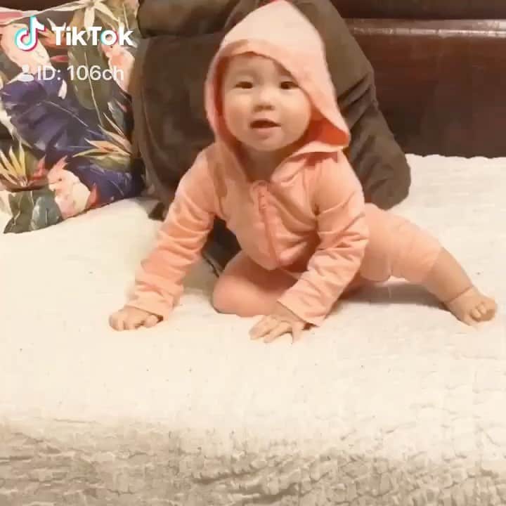 成田童夢のインスタグラム：「ちゃんと降りれるようになった❀.(*´▽`*)❀. https://vt.tiktok.com/6eLEcu/ #降りる時は  #今日の童夢さん  #日常vlog  #子供のいる暮らし」