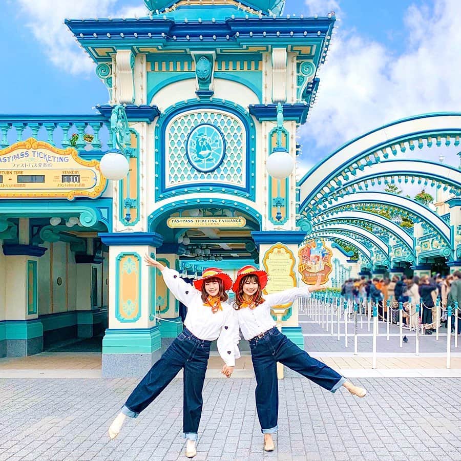 Kanaさんのインスタグラム写真 Kanainstagram ㅤ ㅤ かなずん ㅤ ㅤ 白ブラウスに お揃いのgパンとバレエシューズ 首元に黄色のバンダナで ジェシーバウンド ㅤ Gパンとバレエシューズは どっちもguのプチプラ ㅤ ㅤ ㅤㅤㅤㅤ ジェシーの