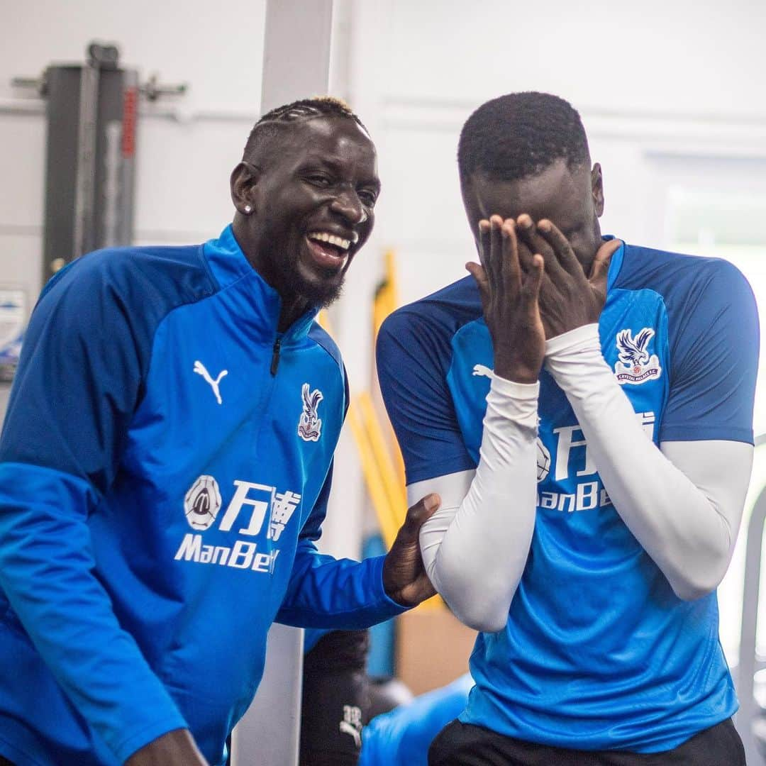 ママドゥ・サコーさんのインスタグラム写真 - (ママドゥ・サコーInstagram)「🔵🔴👊🏿 #CPFCfamily @cpfc」3月12日 20時18分 - mamadousakho