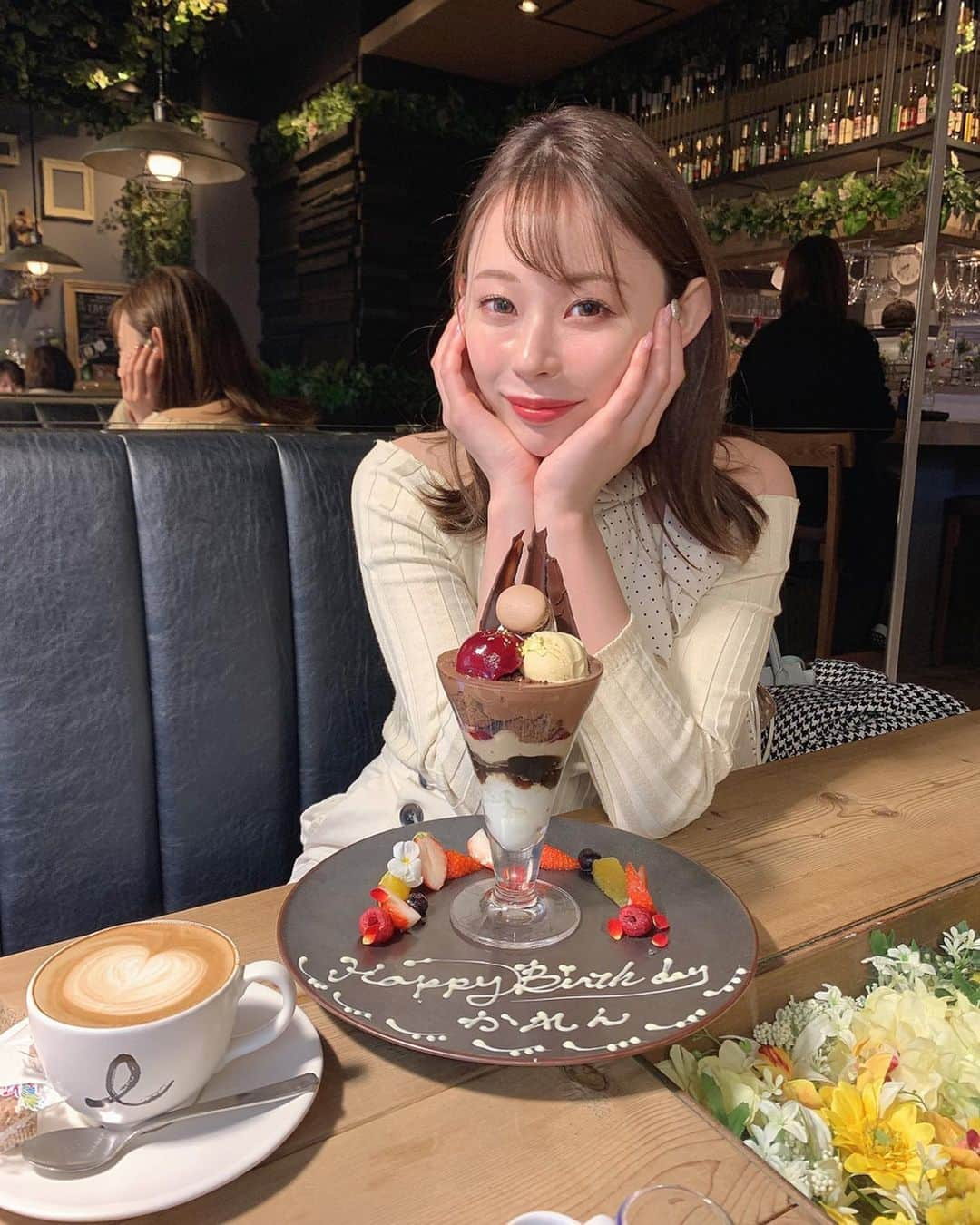 karen okajimaさんのインスタグラム写真 - (karen okajimaInstagram)「ㅤㅤㅤ  ㅤㅤㅤ みんな大好きーっ❤️🥰 ㅤㅤㅤ  ㅤㅤㅤ  #誕生日 #birthday #岡島かれん #largo #ラルゴ #パフェテリアラルゴ #parfaitterrierlargo #グルメ岡島 #梅田パフェ #梅田デザート」3月12日 20時19分 - karenokajima0318