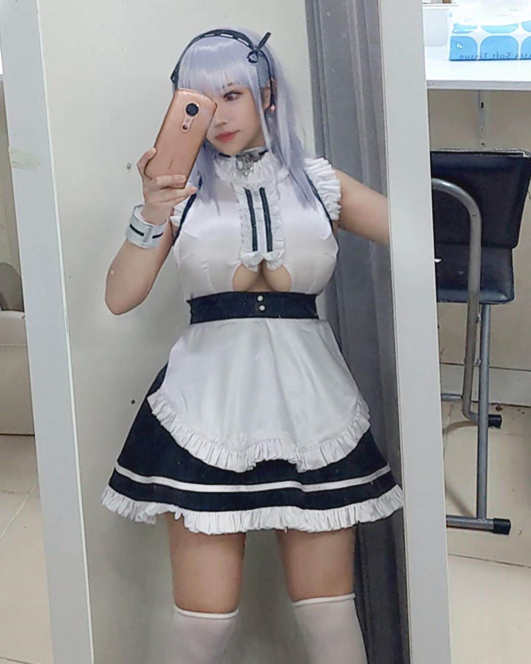 千尋のインスタグラム：「"Greetings , Master , I am Light Cruiser Dido ." It seems quite a long time CHIHIRO didn't upload new cosplay characters? Please leave a comment if you like ! Dido is March Tier 2 or maybe Tier 3 ! 「您好，主人，我是輕巡洋黛朵。」 總覺得很久沒有發新角色了呢? 喜歡請留言告訴千尋////是本月的Tier2或3喔/// #碧藍航線 #azurlane #dido #didocosplay #cosplaygirl #アズールレーン #ダイドー」