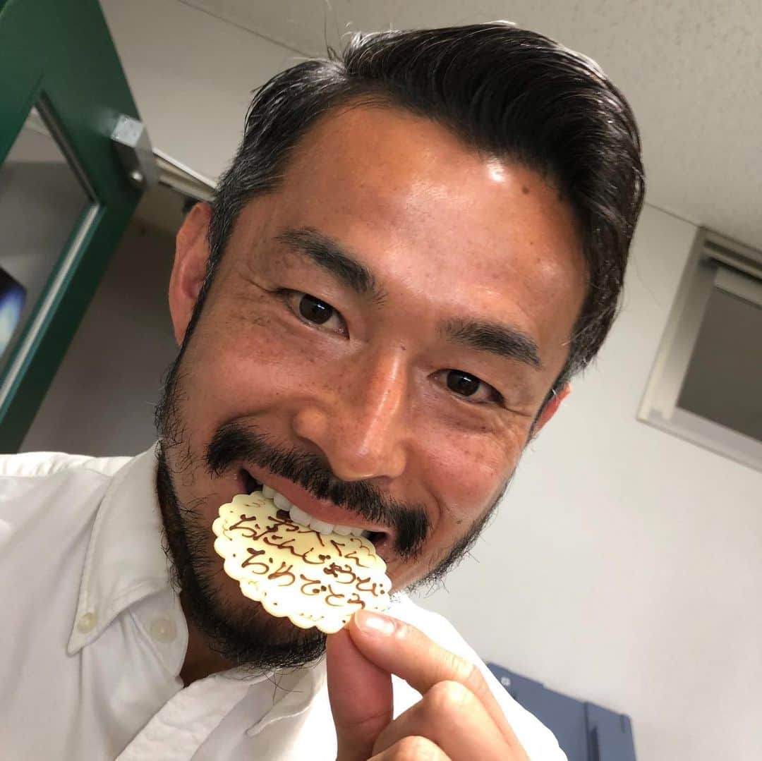 佐藤勇人さんのインスタグラム写真 - (佐藤勇人Instagram)「今日で寿人と一緒に38歳になりました👬  昼はクラブスタッフにお祝いしてもらって、夜は双子ファミリーにお祝いしてもらいました🙏  #誕生日 #38歳 #3月12日 #ありがとうございます」3月12日 20時26分 - yuto7sato