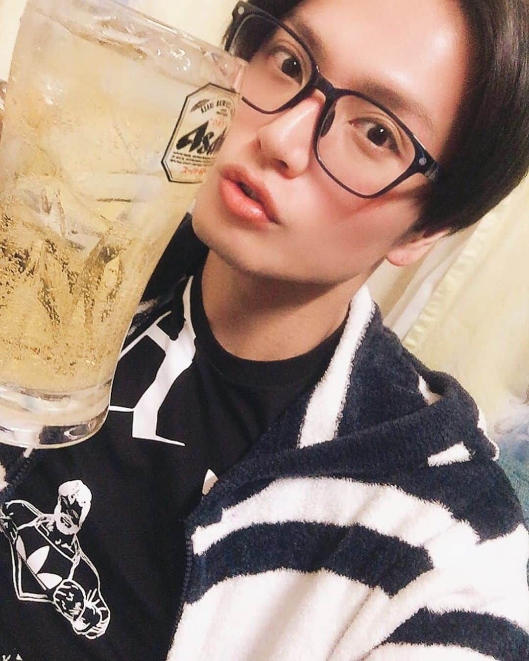 友常勇気さんのインスタグラム写真 - (友常勇気Instagram)「I visited my hometown after a long interval.  Relux٩(๑′∀ ‵๑)۶•*¨*•.¸¸♪ #友常勇気  #久々実家 #実家でも #メガジョッキ #笑笑」3月12日 20時59分 - yuki_tomotsune