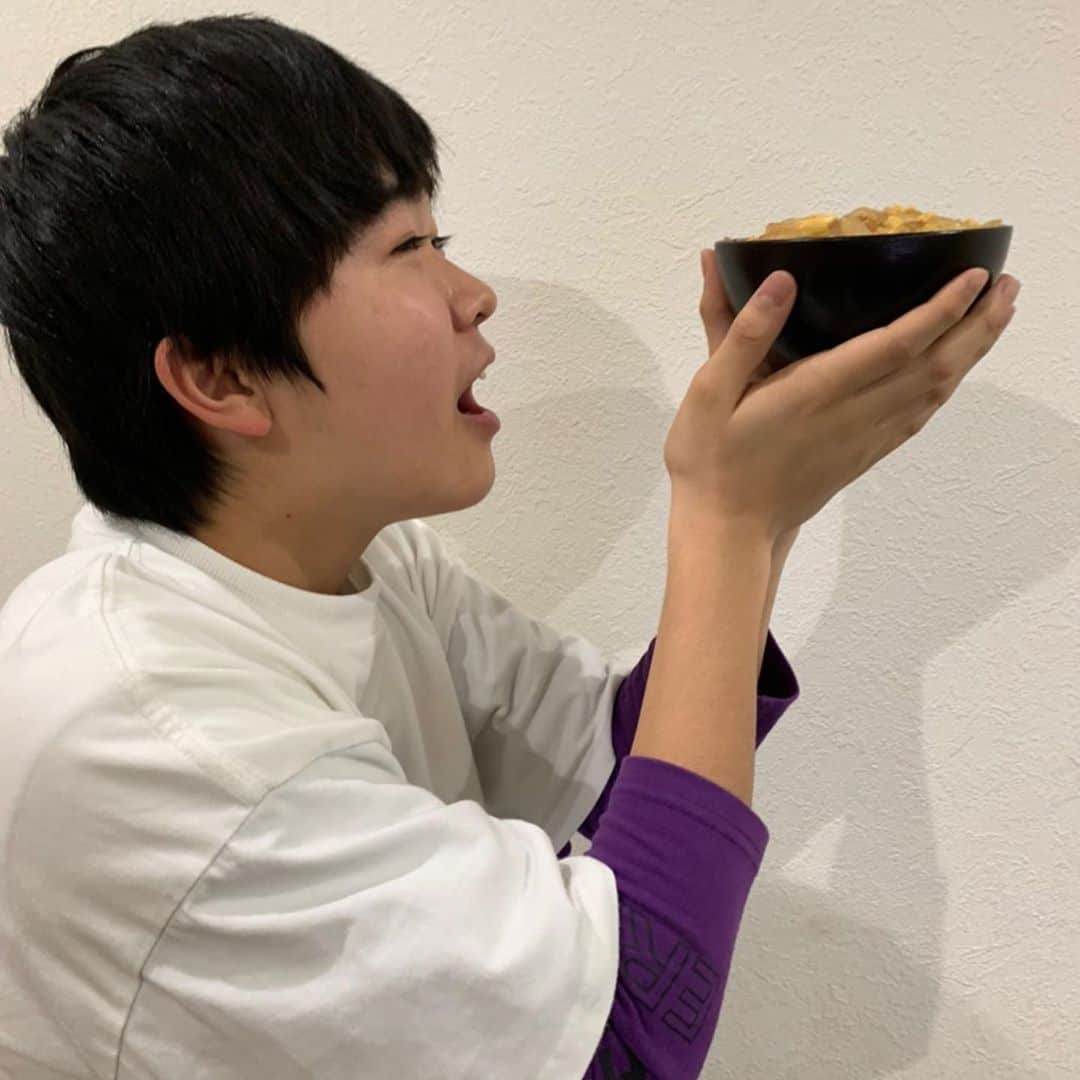鈴木福さんのインスタグラム写真 - (鈴木福Instagram)「カツ丼作りました！ レシピ通りに(笑)  尊い…  お久しぶりの尊いシリーズ(笑)  #カツ丼#作りました#レシピ#尊いシリーズ料理#料理男子」3月12日 20時54分 - s_fuku_te