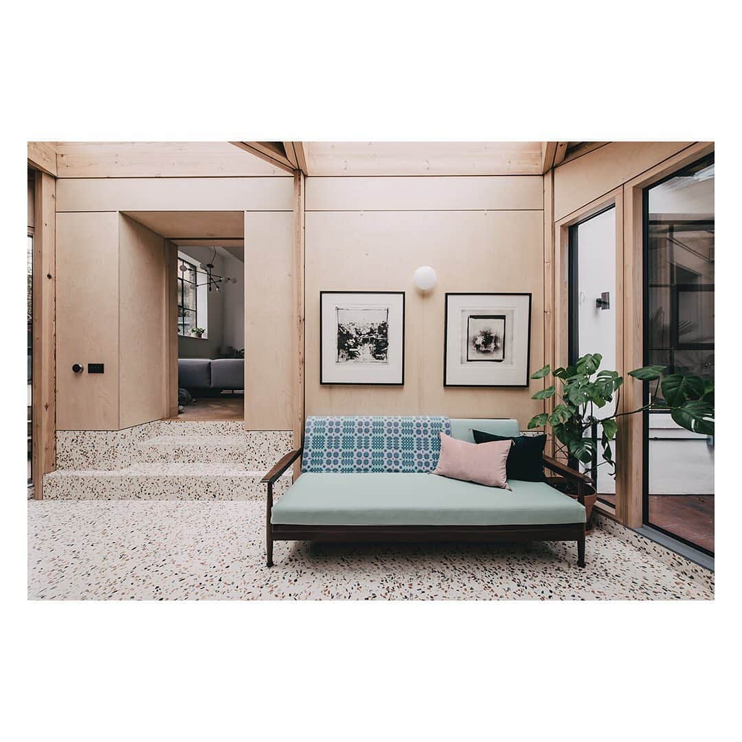 The Modern Houseさんのインスタグラム写真 - (The Modern HouseInstagram)「While on the hunt for a spacious warehouse conversion, Steven Ackroyd came across an early 20th-century synagogue in Hackney, which was turned into housing in the 1990s. He moved in 2013 and commissioned architects @if_do to come up a small-space design to spruce-up the flat and add a much-needed extension. Click the link in our bio to see more of their space.」3月12日 21時01分 - themodernhouse