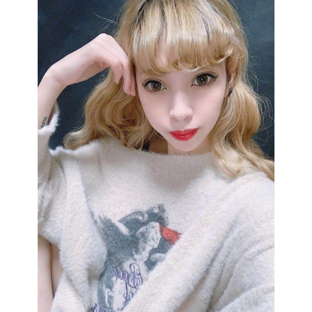 中川ジュリアのインスタグラム：「肌触り🥰　@_juemi_」