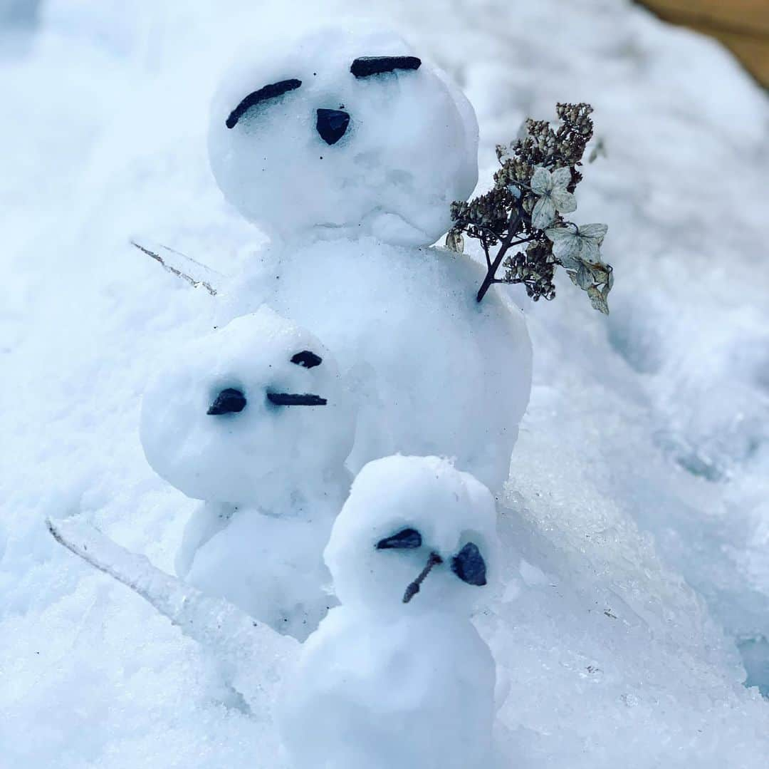 森七菜さんのインスタグラム写真 - (森七菜Instagram)「雪だるま⛄️ #待ち時間の過ごし方 #雪だるま作り #どんどん増えていく〜 #必死すぎて暑くなってた人」3月12日 21時49分 - morinana_official