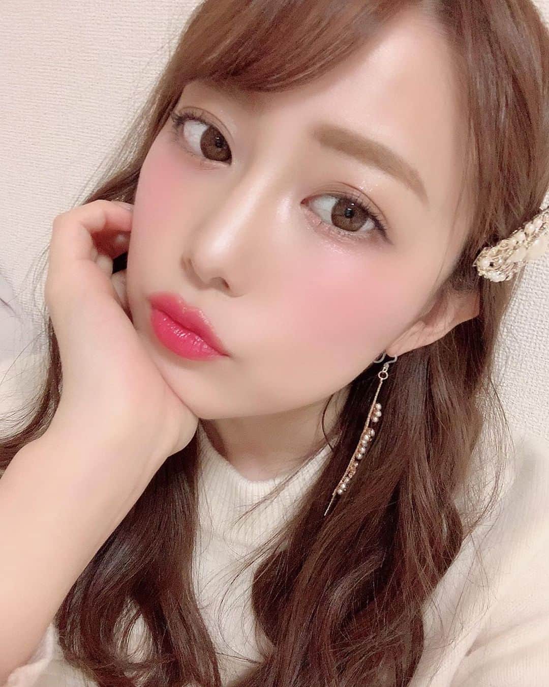 鈴木 あやさんのインスタグラム写真 - (鈴木 あやInstagram)「. お気に入りだったこの @lavid_eyewear のメガネ...🧐💭 . どこへ行ったの？😭😭😭☜ 失くした泣いた😢☔️ . また同じの買う...💸💸 . #メガネ #伊達メガネ #ラビド #lavid #ピアス #イヤリング #アクセサリー #明日香キララ ちゃん#お揃い #pierce #earrings #earring #accessory #selca #selfie #リリーブラウン #lilybrown」3月12日 22時26分 - ayachu69