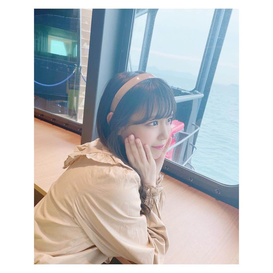 のインスタグラム：「前になるのですが、家族で愛媛旅行したので﻿ 今更ながらたくさん写真載せてきますね〜☺️💖﻿ ﻿ #シーパセオ　という最近できた船で行きました〜﻿ ごろ寝スペースとかあって快適な船だったよ🤗✨﻿ ﻿ ﻿ ﻿ #船#旅行#瀬戸内海汽船#松山#愛媛#愛媛旅行#横顔#海#sea」