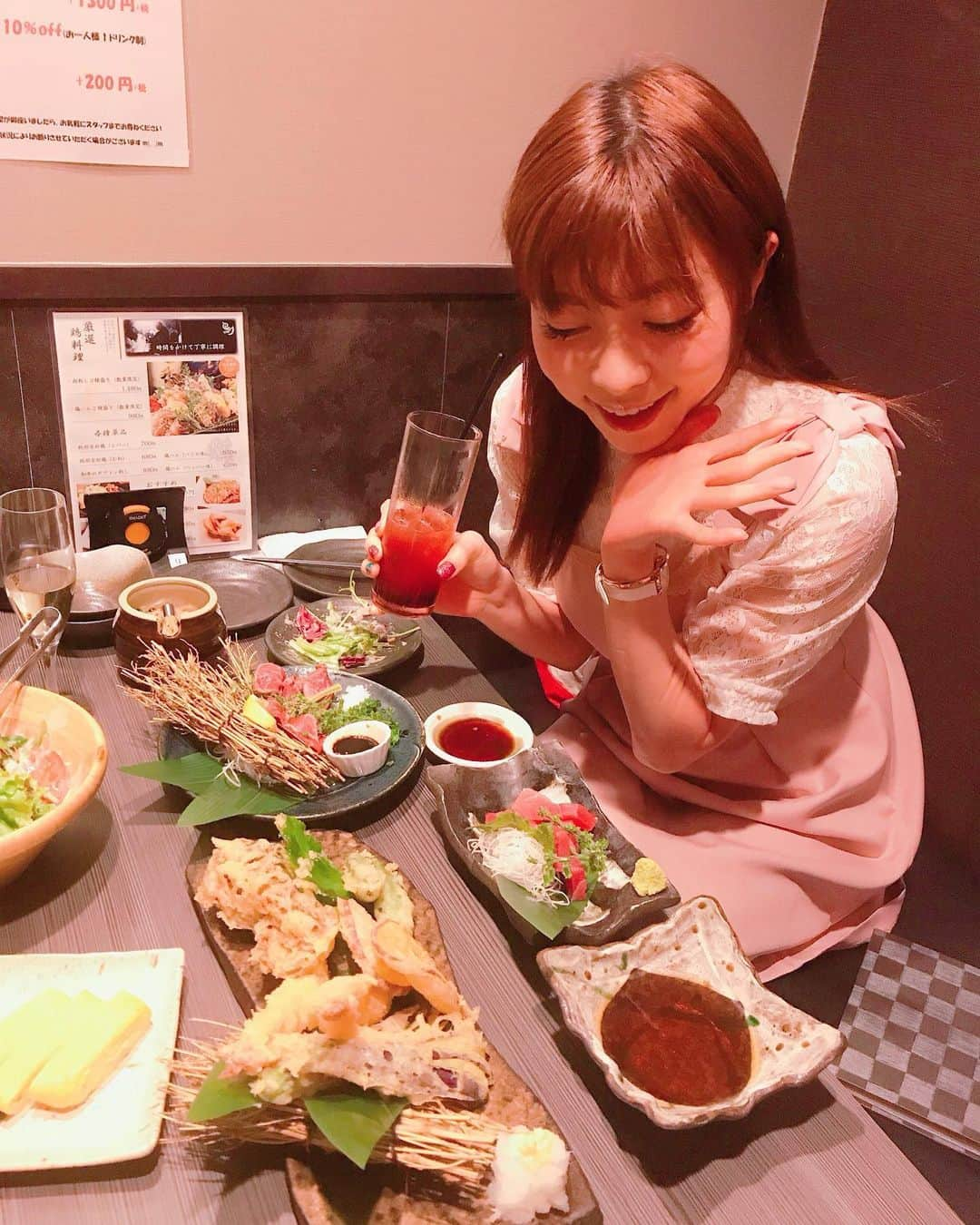 DJ MIYAさんのインスタグラム写真 - (DJ MIYAInstagram)「こんばんはーぁぁぁ❤️「和食郷土料理 個室居酒屋 玄屋-GEN YA-本厚木本店」でDinnerしてきました～♪♪❤️ . .  本厚木駅 北口から目の前の商店街の所にあってとても近いですね～☆彡💗 . .  アラカルトで食べてみましたっ。 ◎カシスオレンジ ◎Bouquet d'orブーケドール 辛口スパークリング❤️ 辛口よりのフルーティーな味わいのスパーリングがリラックスできるーっ。 . ◎彩野菜のシーザーサラダ ◎料理長特製出汁巻き玉子 ◎まぐろ刺し ◎和牛のザブトン刺し 880円 . ◎季節の天麩羅盛り合わせ  さっくさくでジューシーな海老、茄子、きのこ、おくら、さつまいもとかなり豪華な揚げたての天ぷらが楽しめましたっ(o^^o) . . ◎日替わり鮮魚の石焼ご飯 今日は、福岡県産の胡麻カンパチが乗ってましたぁー！熱々のごはんと白身のお魚が見事にハーモニーを奏でておりました。 ◎ガトーショコラ . .  スイーツまで美味しくて、アイスと一緒に楽しんじゃいましたーぁ❤️ . . 《期間限定》オープン記念！宴会コースがお得☆なのでcheckしてみてね❤️ . .  2.5時間飲み放題付8品 『オープン記念のお手軽コース』 ＜4,240円⇒3,240円＞GENYA 本厚木本店で検索してね! ごちそうさまでしたぁぁ＾０＾☆彡 . . .  Casting By @woomy.restaurant . . .  #グルメ　#本厚木 #厚木グルメ #神奈川グルメ　#個室居酒屋 #旅インスタグラマー #グルメ女子　#フィットネス女子　#本厚木駅　#小田急線 #izakaya　#居酒屋さん　#Japanesemeal #インスタグラマー #インフルエンサー　#食レポ　#グルメブロガー　#ブロガー #居酒屋レポ　#今日のコーデ　#今日のファッション　#ファッションコーデ #ファッショニスタ　#ディナー　#今日のメイク　#宴会コース」3月12日 22時31分 - dj_miya