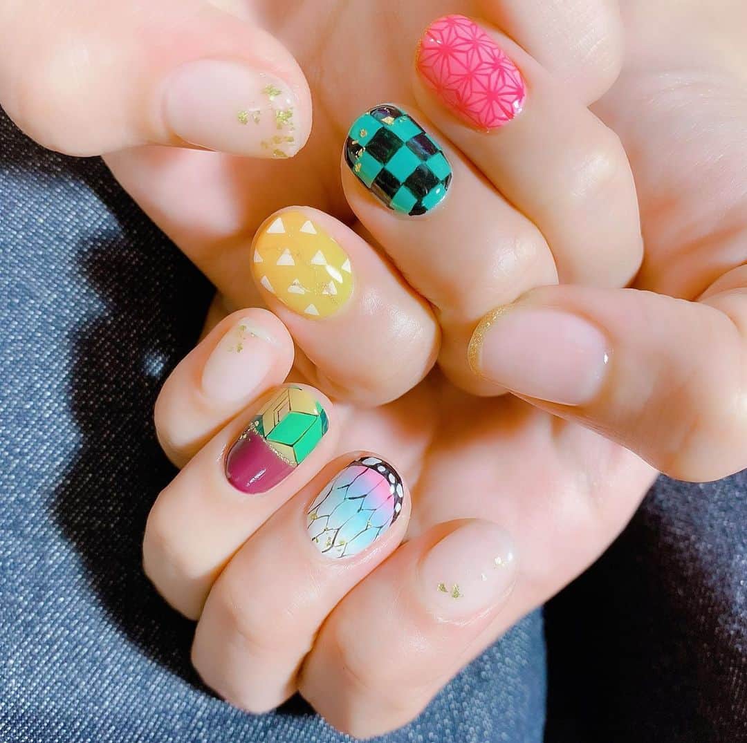 なかやまちえこのインスタグラム：「#雰囲気ネイル 💅⠀ はやく夜が明けると良いですね…🌙🌅 #nail #nails #nailart #ネイル #美甲 #ネイルアート  #japanesenailart #manucure #japanesenails #manicurist #gelnails #أظافر #네일아트 #미용 #vẽmóng #鬼滅の刃 #鬼滅 #kimetsunoyaiba #ジェルネイル @kurumi_nakata」