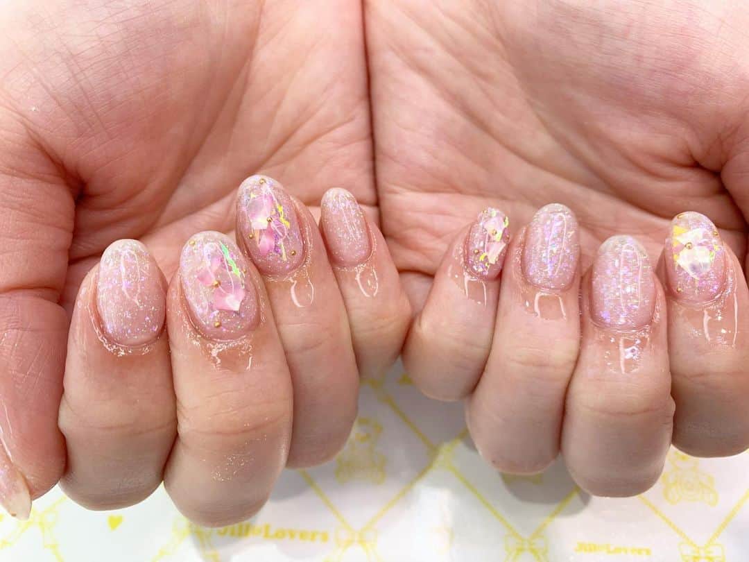 Jill&Loversのインスタグラム：「🌸 #jillandlovers #nail #nailart #paragel #gelneil#gel #ネイル #ネイルアート #me #look #love #かわいい」