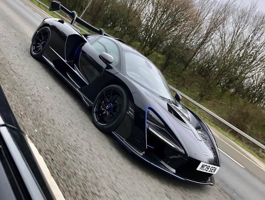 CarsWithoutLimitsさんのインスタグラム写真 - (CarsWithoutLimitsInstagram)「Some new and exciting content has just gone live from @888MF featuring a McLaren Senna and a Mercedes AMG GTR PRO! Go check it out now on YouTube 888MF #carswithoutlimits #amggtrpro #senna #888mf」3月12日 23時23分 - carswithoutlimits