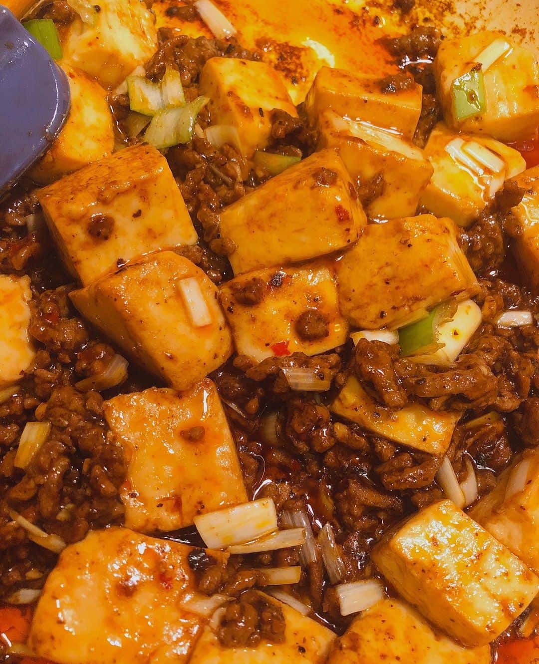 阿部洋子さんのインスタグラム写真 - (阿部洋子Instagram)「🍴👯‍♀️🍳 急に来るらしい。 お豆腐買って急いで作るの巻。 あと何作ろ？？ #おうちごはん #cooking #麻婆豆腐」3月12日 23時50分 - hirocoring