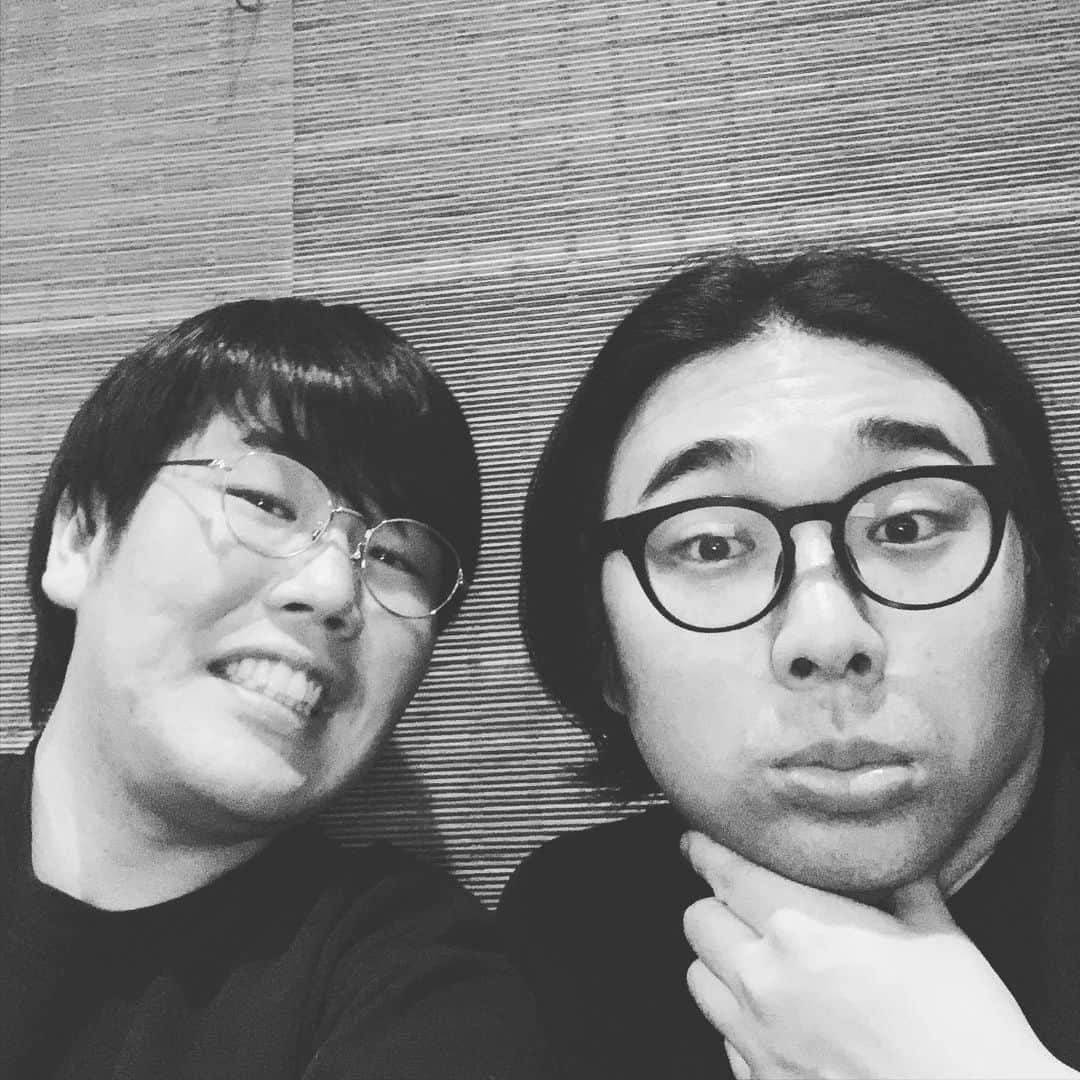 中野周平のインスタグラム：「大将飯！大将と撮ったら小顔に見えるなー！」