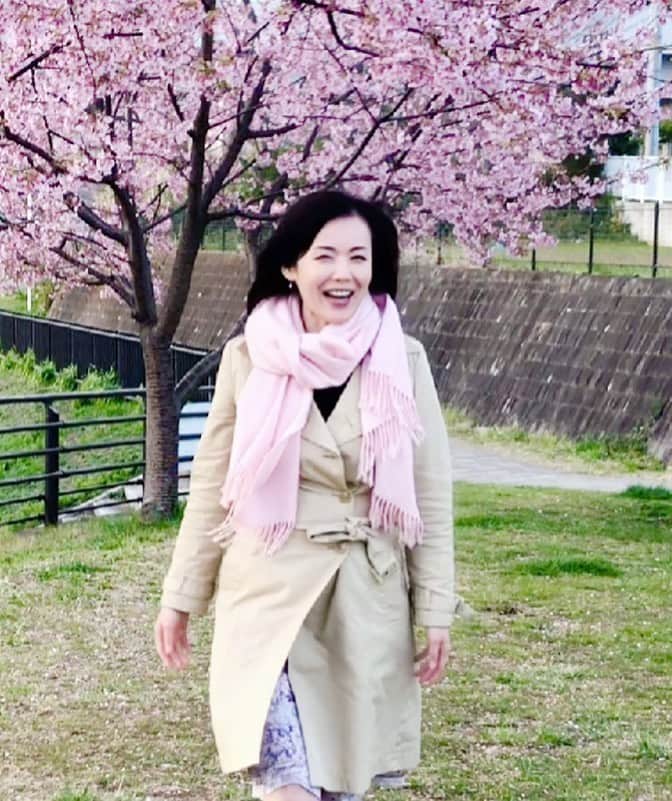 六車奈々さんのインスタグラム写真 - (六車奈々Instagram)「今日は、あの番組に向けてのコメント撮り。 お楽しみに(*^^*) 4月からの番組は、また追ってお知らせしますね(*^^*) #六車奈々 #桜 #仕事 #乞うご期待」3月12日 23時51分 - nanarokusha