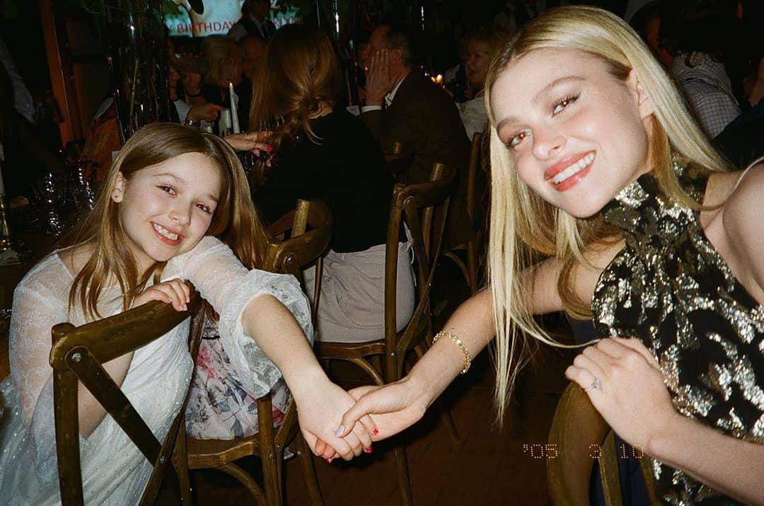 ニコラ・ペルツのインスタグラム：「dream baby sister」
