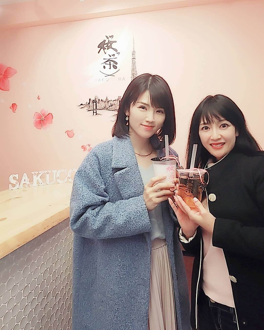 のインスタグラム：「タピ活♡ 『 #桜っ茶代々木店 』へ行ってきたよ。@sakuccha_yoyogi  ここのお店は【和】【桜】【旅の思い出】がコンセプトでタピオカも毎日店内で手作りしてるからかなりモチモチでおいしいの☺（私は人気の #さくらラテ をオーダー） 店内も桜色で可愛かったなー♡  また行きたいと思います🎶 #pr @woomy.restaurant #浅草店もあるよ #神保町にもできるそう #代々木駅 #yoyogi #生タピオカ #紅茶アドバイザーが選んでくれる #Kawaii #紅茶派」