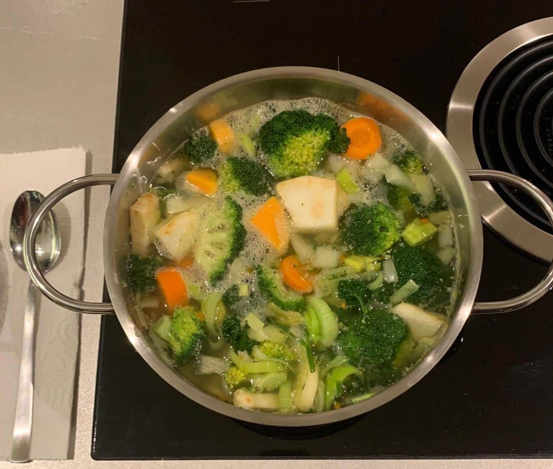 デイヴィッド・ギャレットさんのインスタグラム写真 - (デイヴィッド・ギャレットInstagram)「Dinner time :-) 🥕🥦 #davidgarrett #healthyfood #veggies」3月13日 3時08分 - davidgarrettinsta