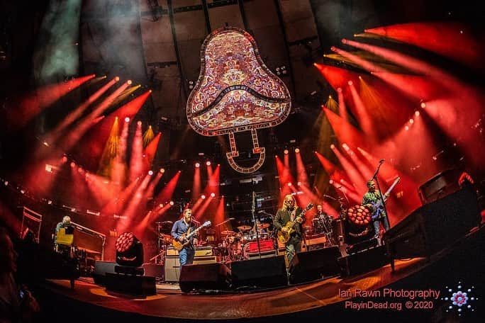 テデスキ・トラックス・バンドのインスタグラム：「Still thinking about The Brothers at MSG. Thanks to everyone who made it happen and especially to Duane, Gregg, Dickey, Berry, Butch, Jaimoe and every brother through the years for making music that will live on forever. 📷: @playindeadphoto」
