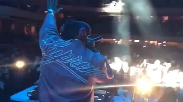 ファンクマスター・フレックスのインスタグラム：「Hahahah! “Put one Hand up” FunkFlex 3 hour open format set always! 3,000 Deep! Vid via: @djhrnyc  LITDIGITALDJS@GMAIL.COM TO BOOK FUNKFLEX! NOTHING I LOVE MORE THAN A GOOD PARTY!」