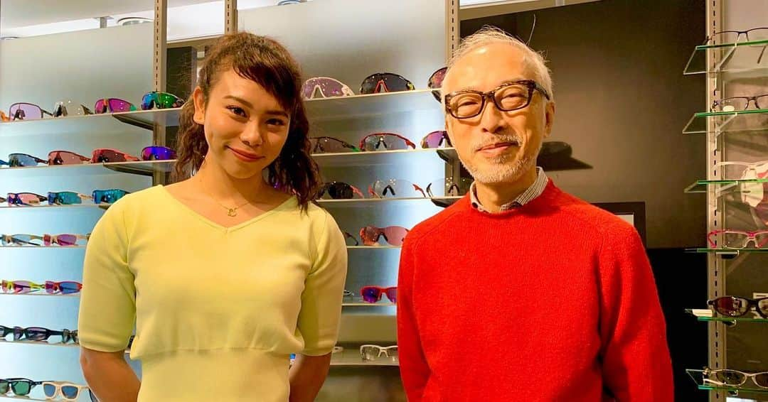 太田りゆさんのインスタグラム写真 - (太田りゆInstagram)「おはようございます(´⚯`)♡ ﻿ ﻿ 今日はいつもお世話になっている、﻿ 度付きサングラスを作ってくれるオードビーさんにご挨拶☺️ どんなコンタクトを使っても、自転車に乗ると絶対に吹っ飛ぶ私の目の悩みが全て解消されました！﻿ ﻿ レンズ全体が度付きになってるから﻿ 本当に視界良好😳💓👌👌 ﻿ ﻿ めちゃくちゃおすすめです👍😎😎﻿ ﻿ ﻿ ﻿  #オードビー #度付きサングラス #スポーツサングラス #アスリート #サングラス #オークリー #オークリーサングラス #oakley #jawbreaker」3月13日 10時53分 - riyuponpon