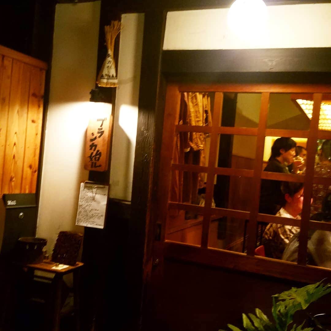 黒田啓蔵さんのインスタグラム写真 - (黒田啓蔵Instagram)「只今、京都で仕事です。昨日の夜は、カメラのヒジカさんが、セッティングしてくれた素敵なお店で。そして今日は、早朝からのヘアメイク。京都は、良い天気です。 #京都 #撮影🎬️ #ロケ#昨日の夜は、#ブランカ #早朝から」3月13日 6時56分 - kurodakeizo