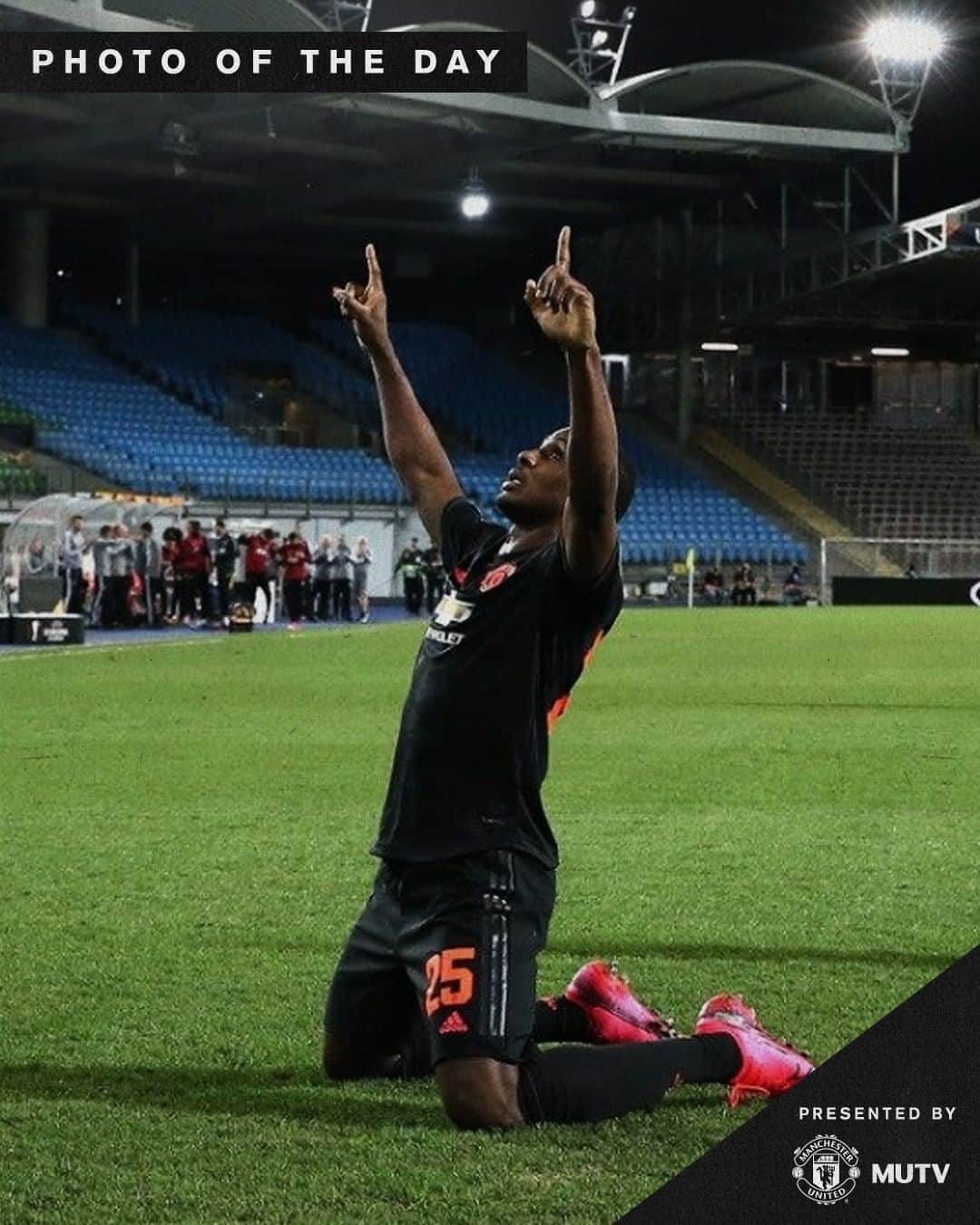 マンチェスター・ユナイテッドさんのインスタグラム写真 - (マンチェスター・ユナイテッドInstagram)「This man just loves to find the net 📸 #MUFC #PhotoOfTheDay」3月13日 7時29分 - manchesterunited