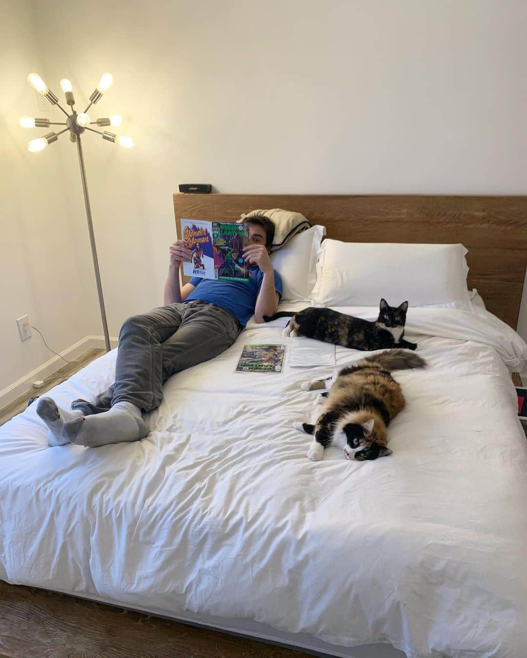 ジョーイ・ブラッグのインスタグラム：「One more Quarantini please!」