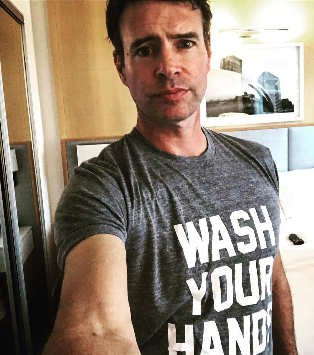 スコット・フォーリーさんのインスタグラム写真 - (スコット・フォーリーInstagram)「Thanks to the @tshirtdeli here in #Chicago for this lovely garment. #goodreminder #inyourface」3月13日 8時07分 - scottkfoley